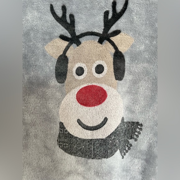 Reindeer sweater - Picture 2 of 5